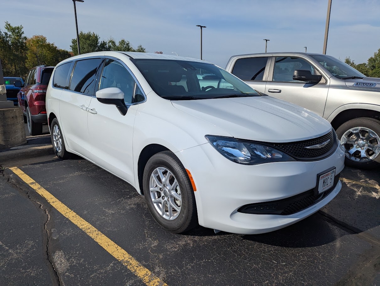 Chrysler Pacifica interior features