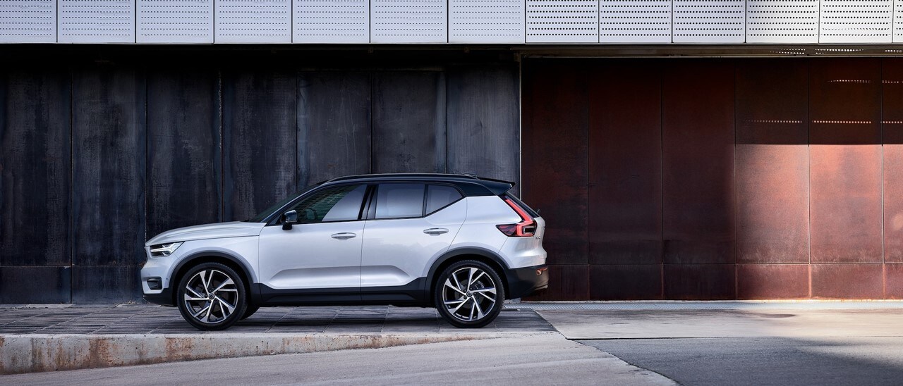 2022 Volvo XC40 SUV.jpg