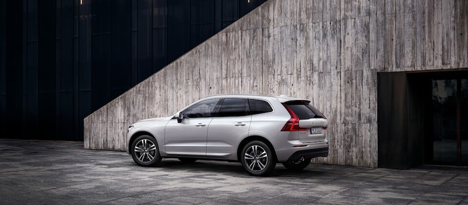 2020-Volvo-XC60.jpg