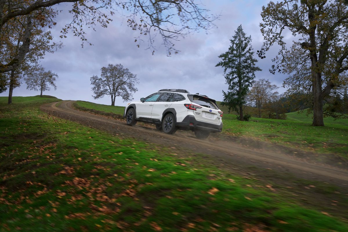 2023 Subaru Outback Exterior Driver Side Rear Profile_o.jpg