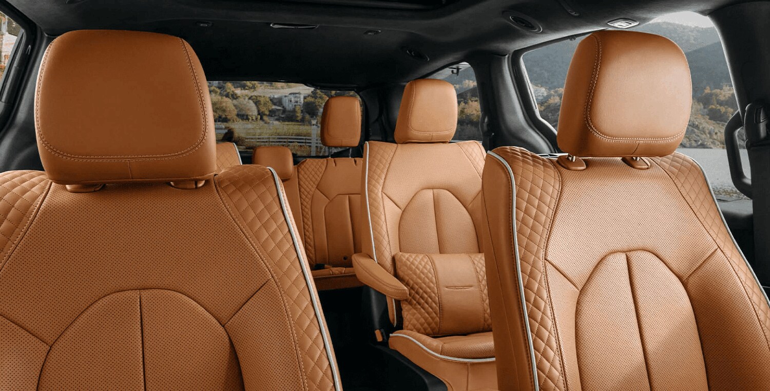 2022-chrysler-pacifica-gallery-2.png