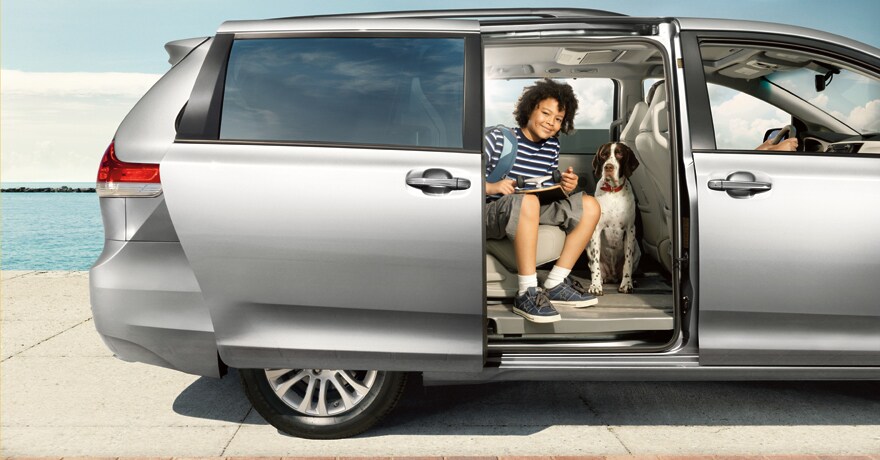 2012 Toyota Sienna.jpg