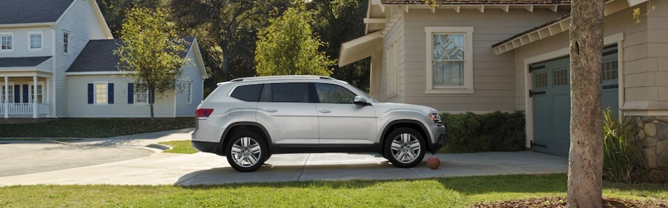 2018-Volkswagen-Atlas-V6SEL-SUV-L01.jpg