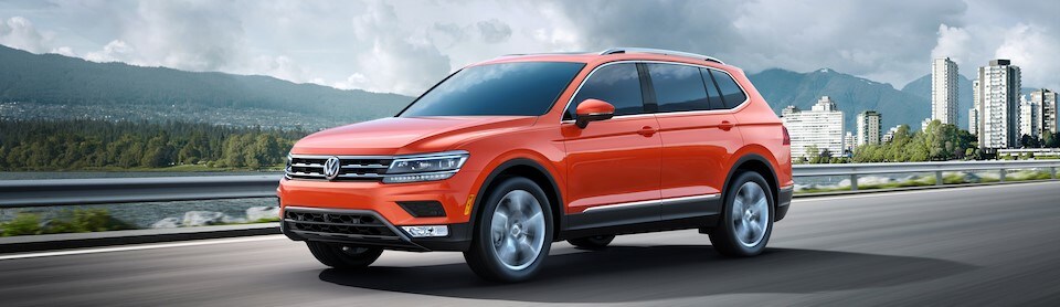 2018-Volkswagen-Tiguan-SELPremium-SUV-L01 (2).jpeg