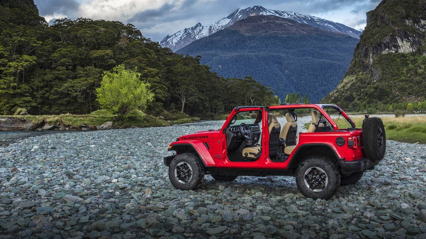 2019_Jeep-Wrangler-Gallery-Exterior-Rubicon-Red-NoDoors-Top-Off.jpg.image.1440.jpg