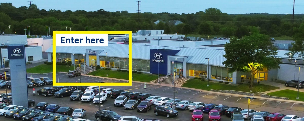 hyundai-store-parts-entrance-words.jpg