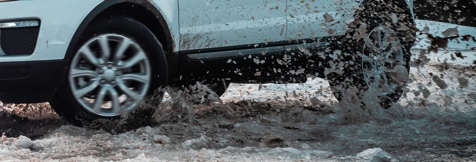 tires-throwing-up-slush-crop1.jpg