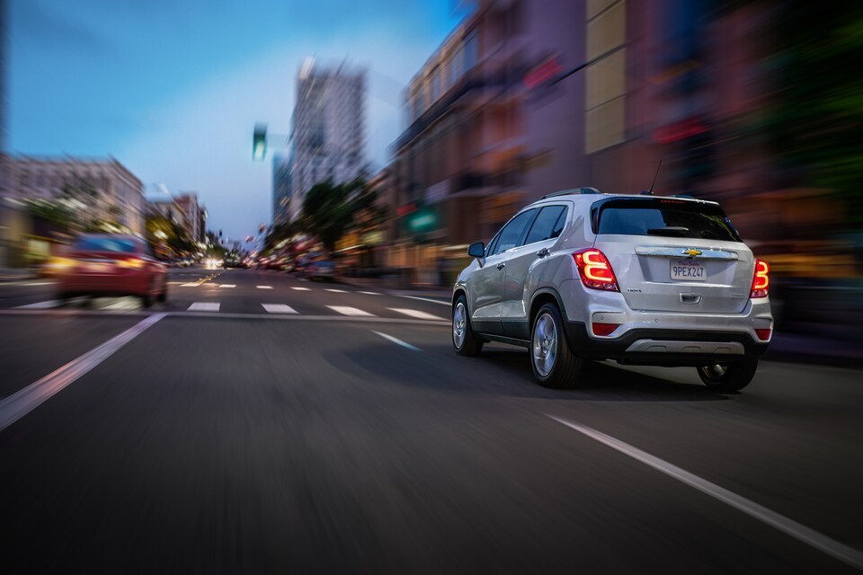 2022-Chevrolet-Trax-Premier-SUV-L02.png