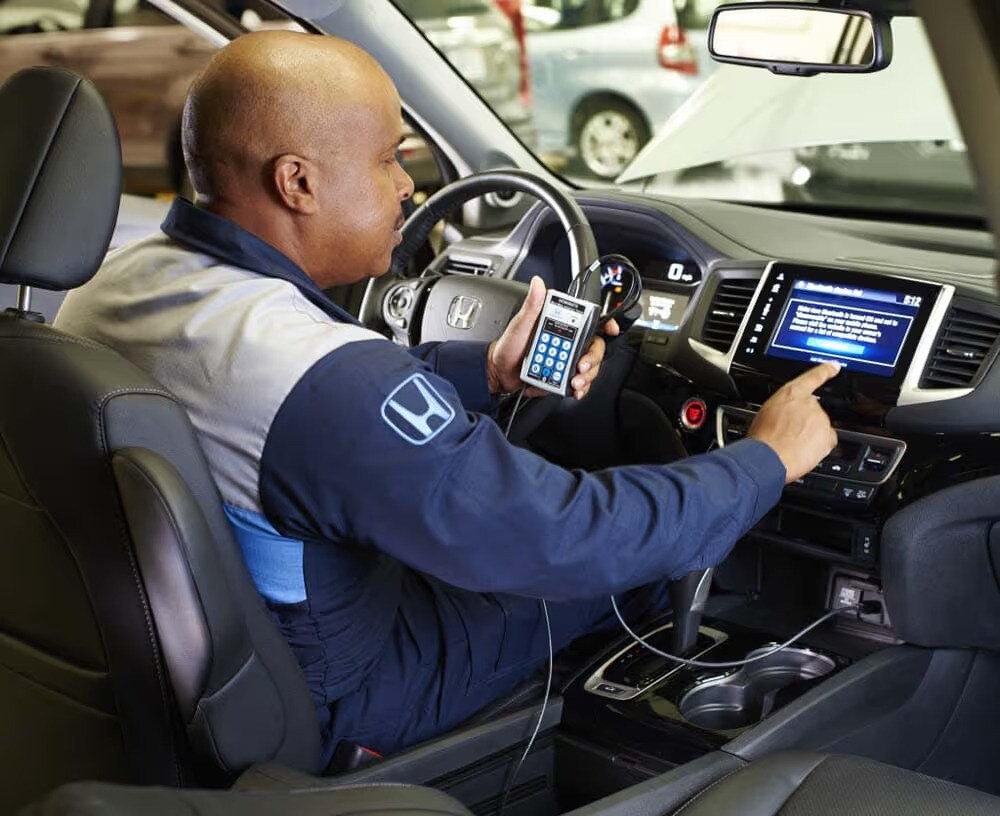Honda diagnostic service at Burleson Honda