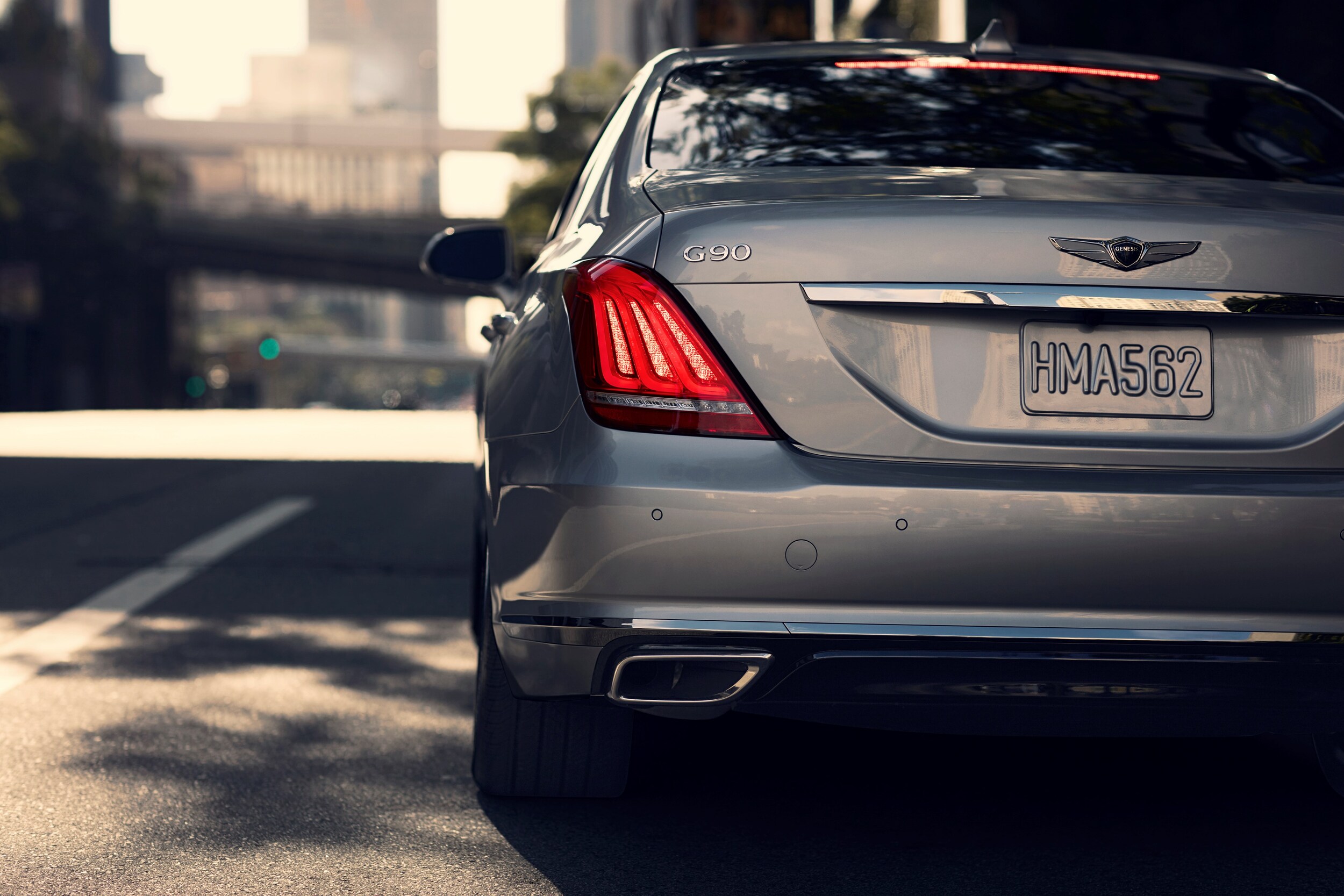 2018 Genesis G90 vs. 2018 BMW 740i 2018 Genesis G90 vs. 2018 BMW 740i