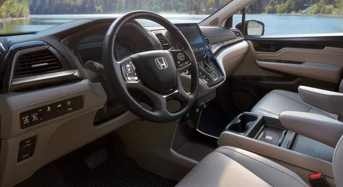 2024 honda odyssey minivan interior.jpg