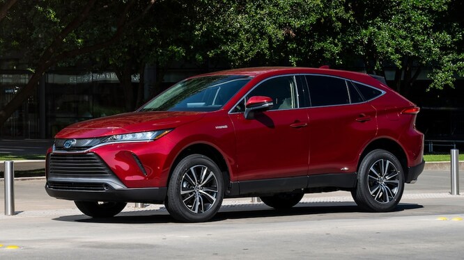 2021_Toyota_Venza_LE_037.jpg