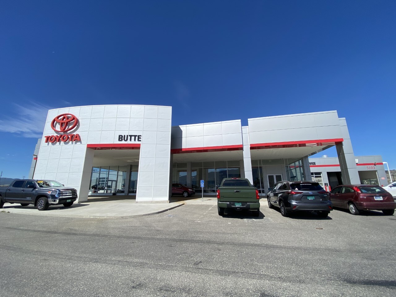 Exterior 5.jpg