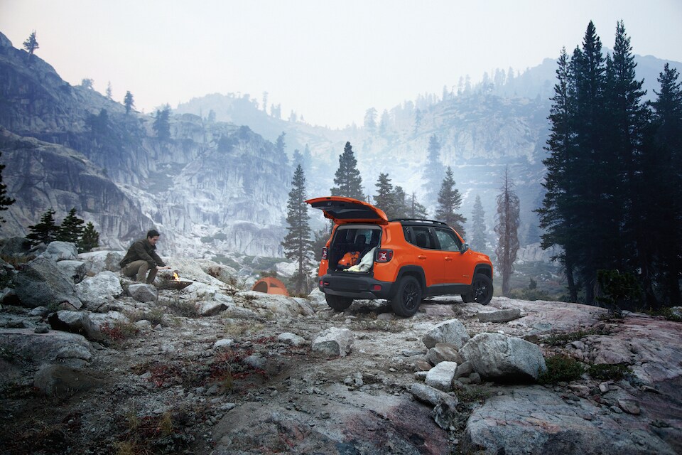 2018-Jeep-Renegade-Trailhawk-SUV-L03.jpeg