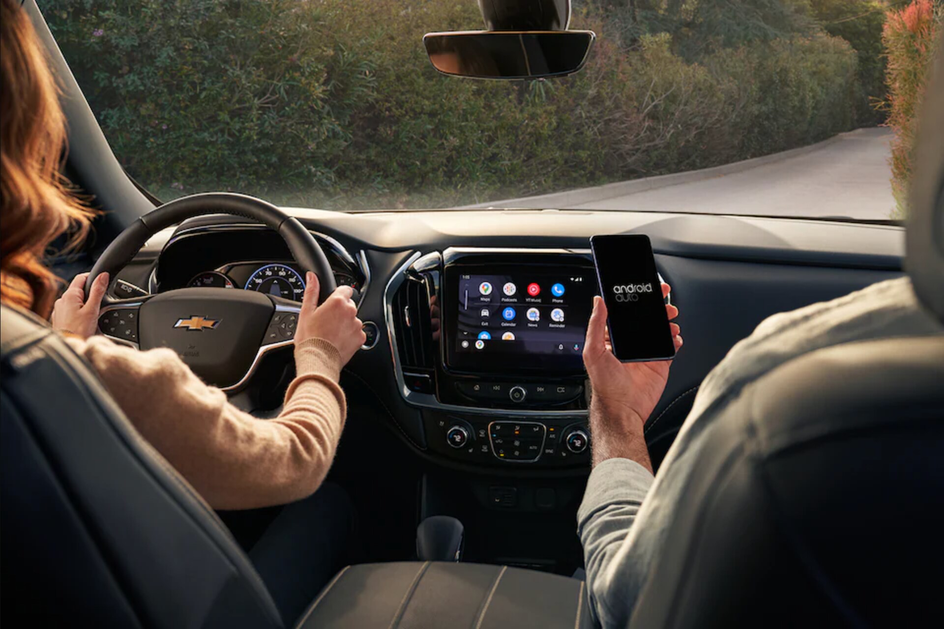 2022 Traverse Chevy Interior Near Me - Serving Hilliard, OH .png