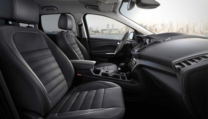 The comfortable interior of the 2019 Ford Escape