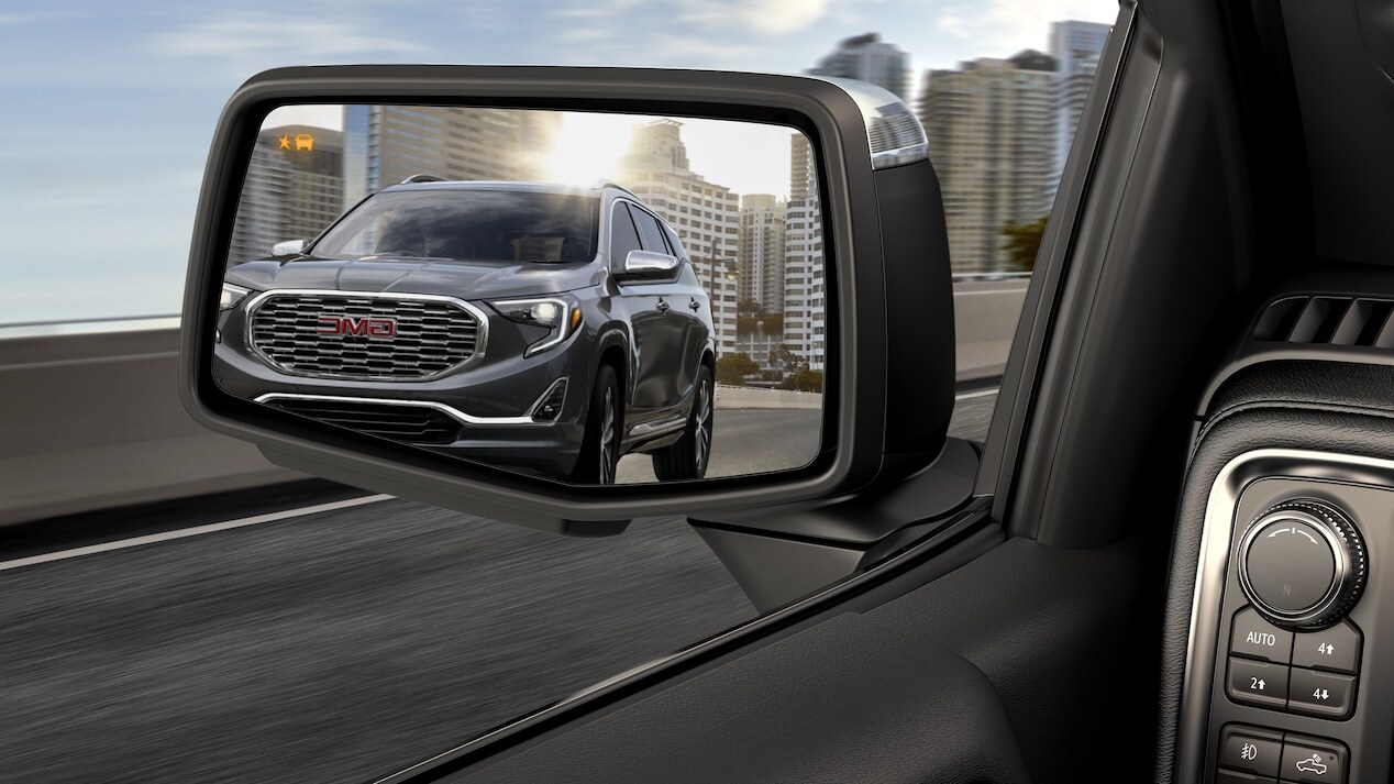 2019-sierra1500-reveal-sideblindzone-19PGSR00084.jpg