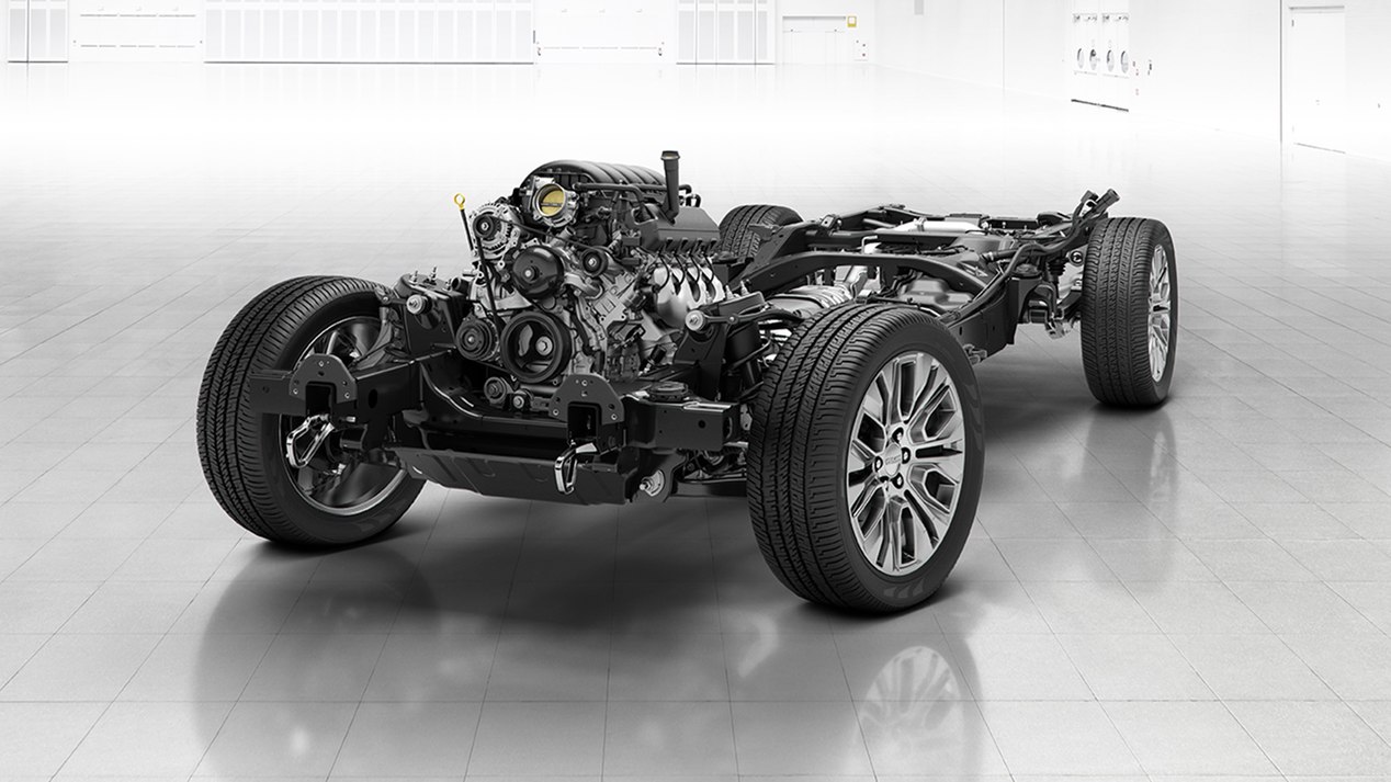 2019-sierra1500-reveal-enginebadge-19PGSR00083.jpg
