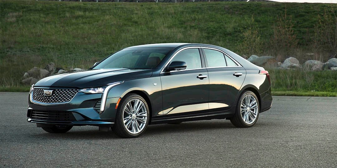 vue trois quart avant de la Cadillac CT4 2020