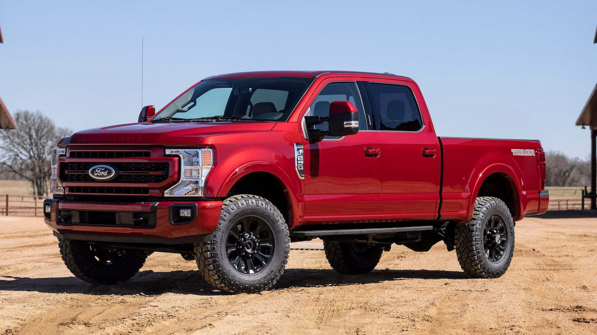 2022_Ford_Super_Duty_Lariat_Tremor_with_Sport_Appearance_Pack_01.jpg