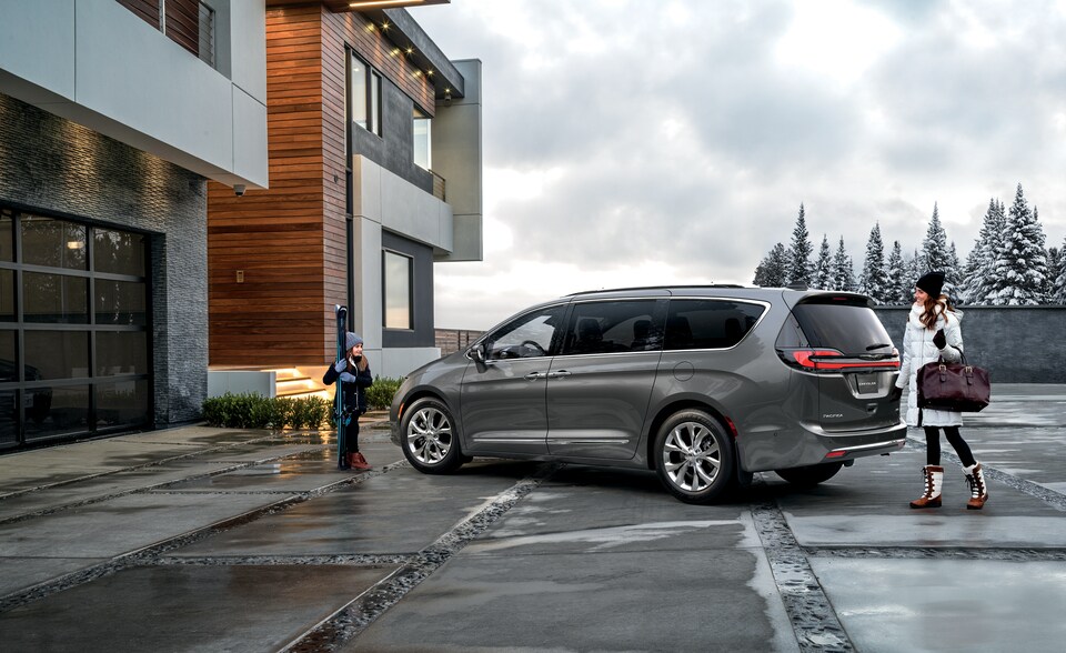 Chrysler-Lifestyle-02.jpeg