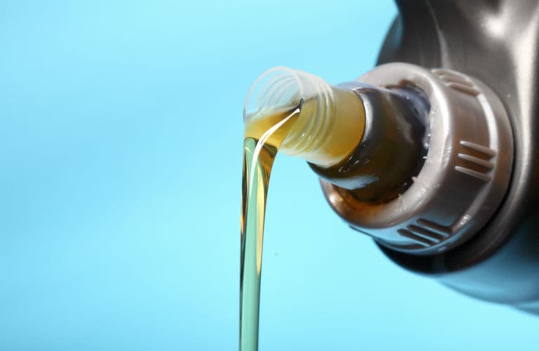 oil-being-poured_b.jpg