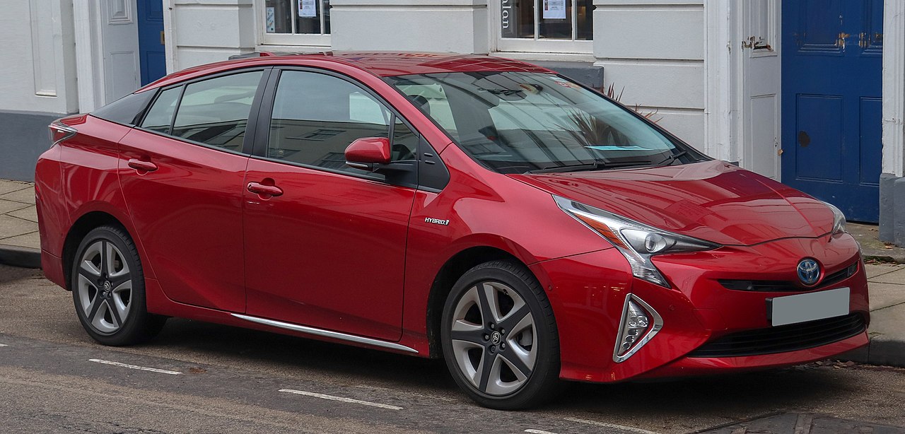 1280px-2016_Toyota_Prius_Excel_VVT-I_CVT_1.8.jpg
