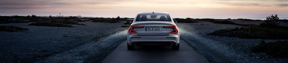 2021-Volvo-S60-Momentum-T5-Sedan-L01 (1).jpeg