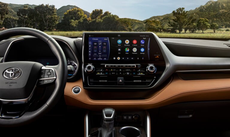 2020 Highlander Infotainment system