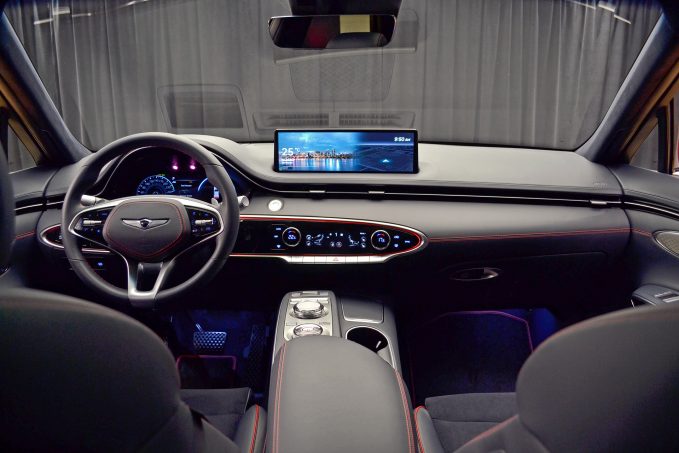 2022-Genesis-GV70-Interior.jpg