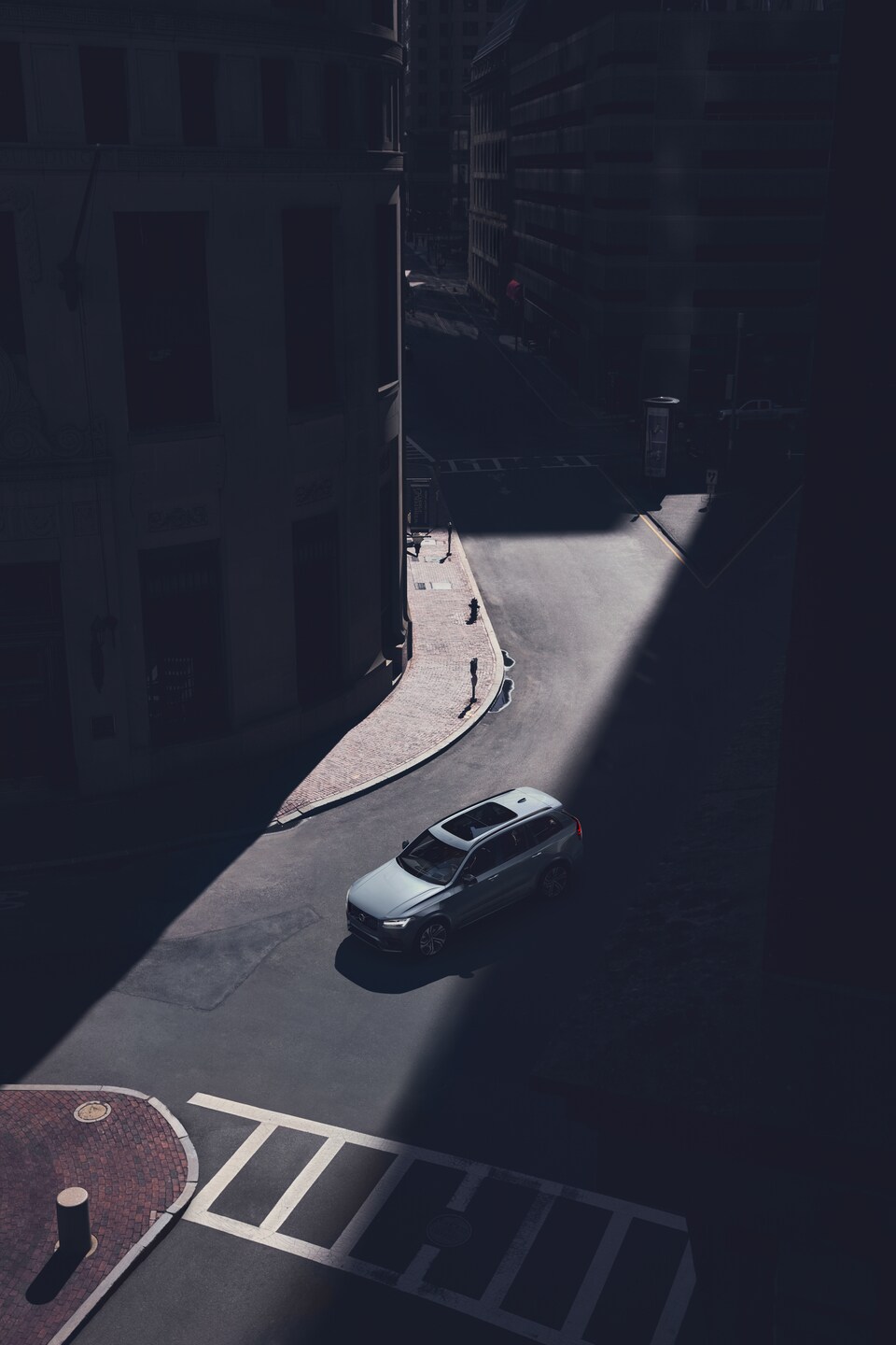 2021-Volvo-XC90-Recharge-T8-SUV-L03 (1).jpeg