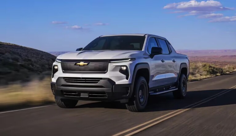 2025_Silverado_EV.png