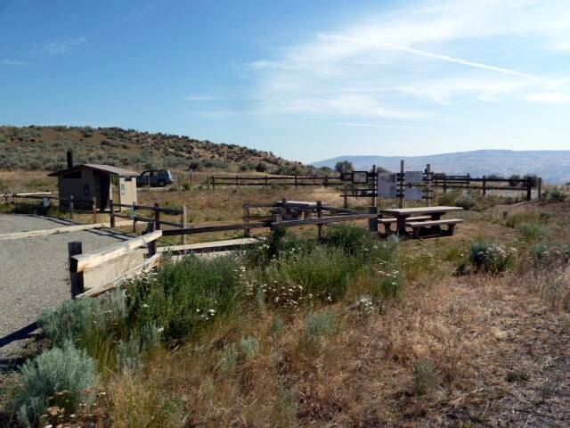 HorseLakeTrailhead.JPG
