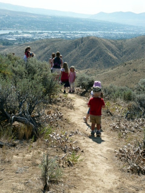 KidsOnTrailValleyView.JPG