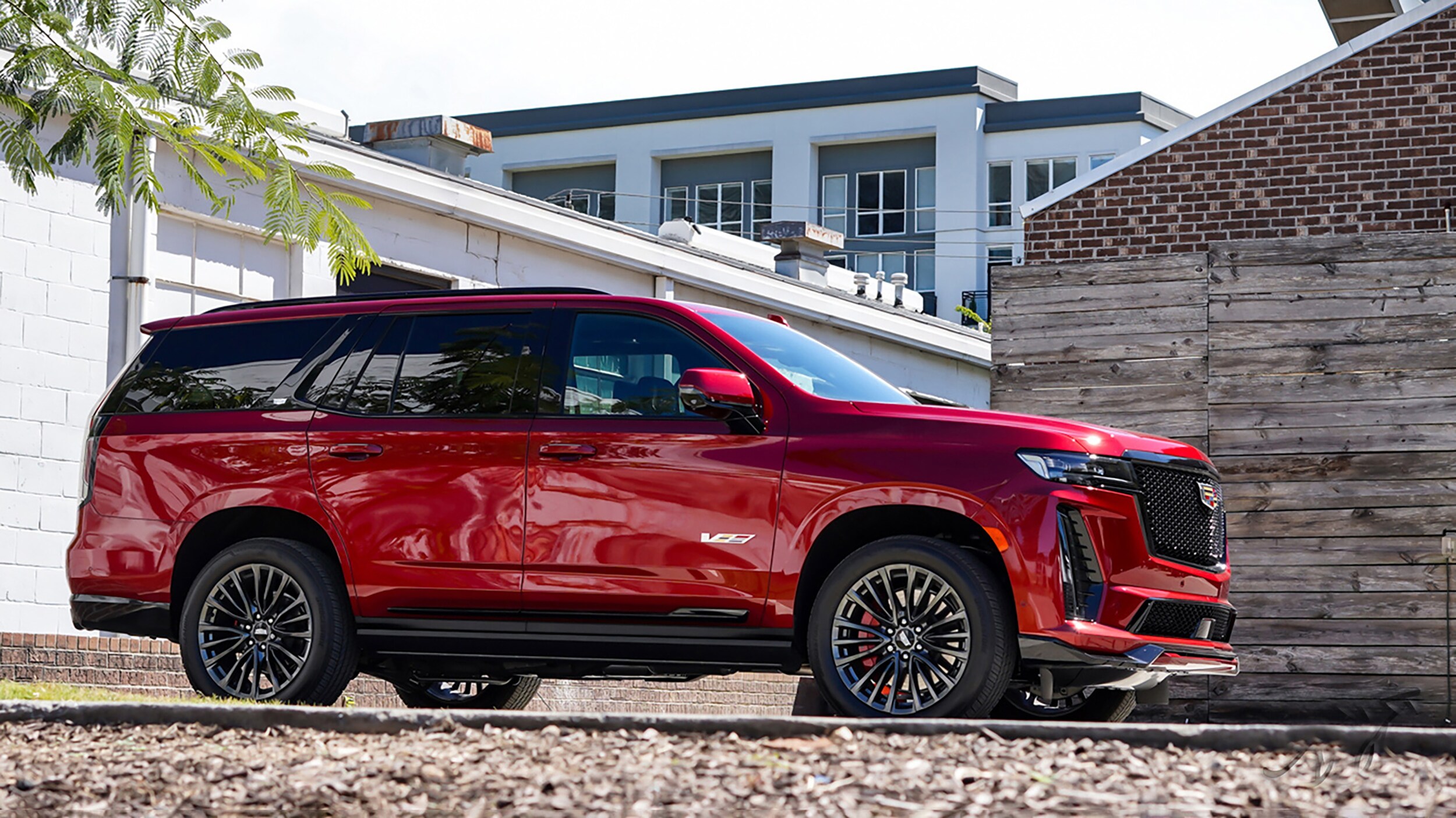 2023-Cadillac-Escalade-VSeries-SUV-L32.jpg