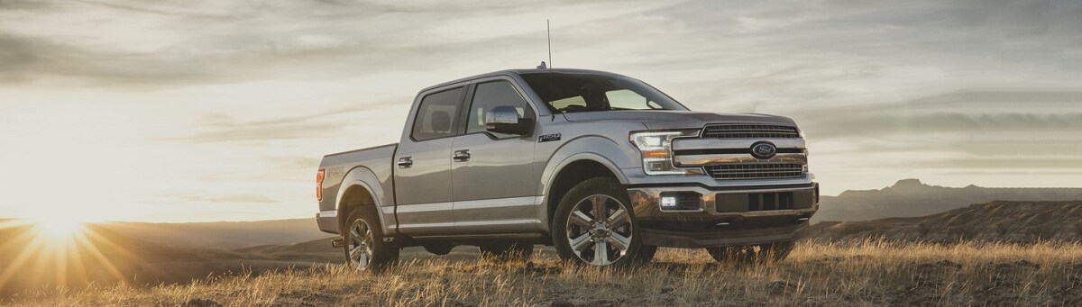 2019-Ford-F-150-Lariat_ext_PK-