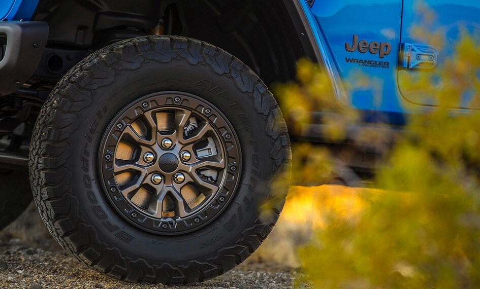 2021 Jeep Wrangler Unlimited Tire On Blue Wrangler 2021 Jeep Wrangler Unlimited Tire On Blue Wrangler