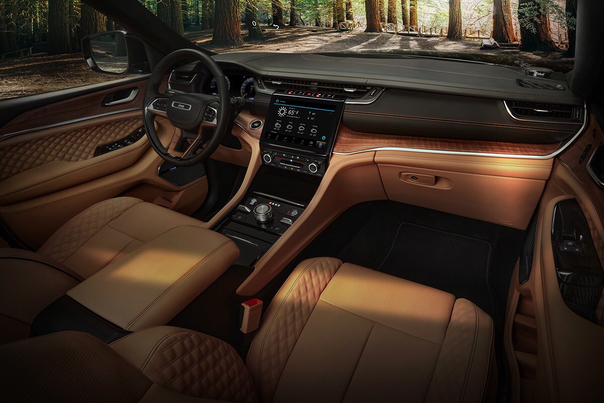 title= 2022 Jeep Grand Cherokee L Interior