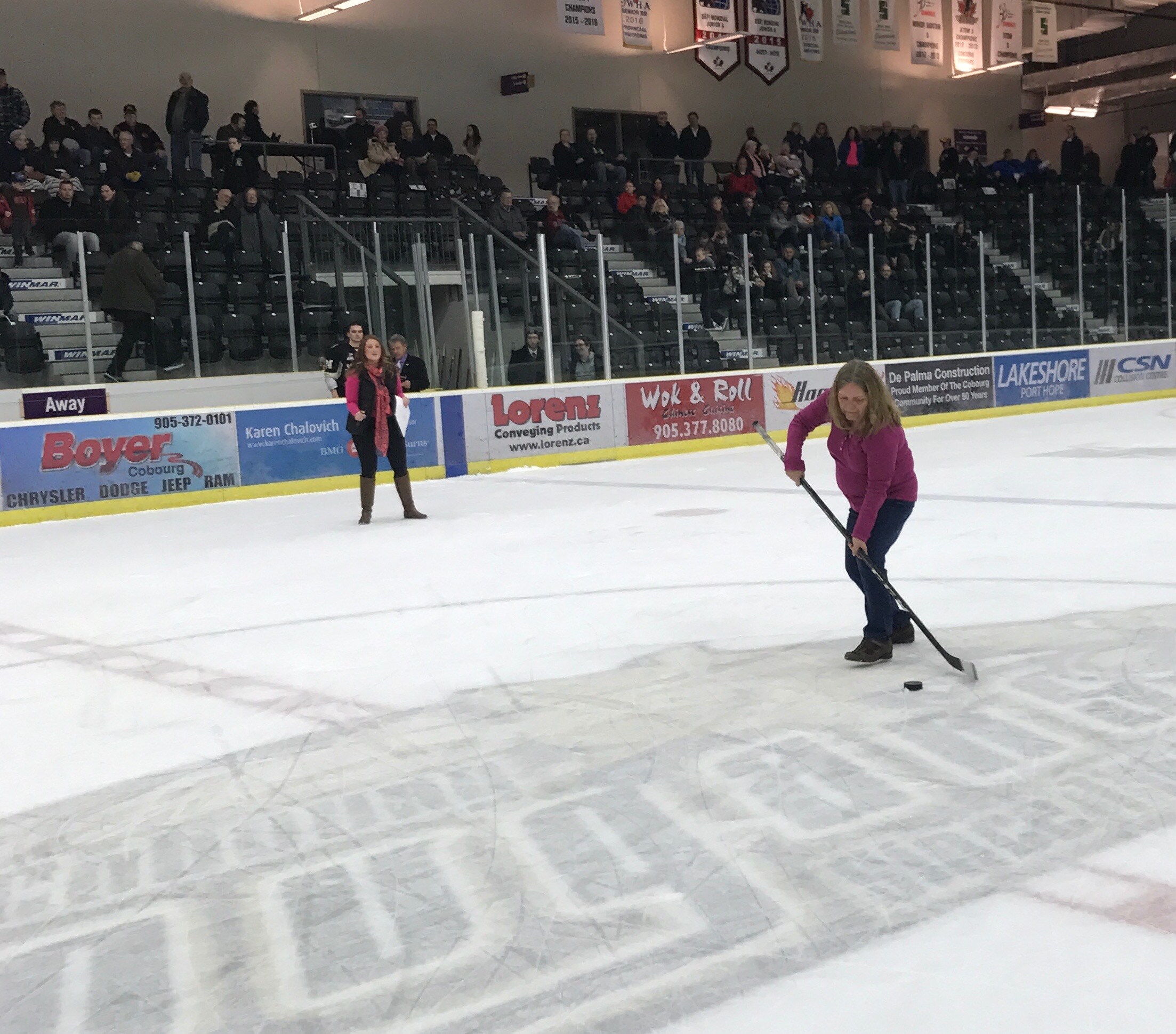 Annie takes a shot at Boyer's shoot to win event
