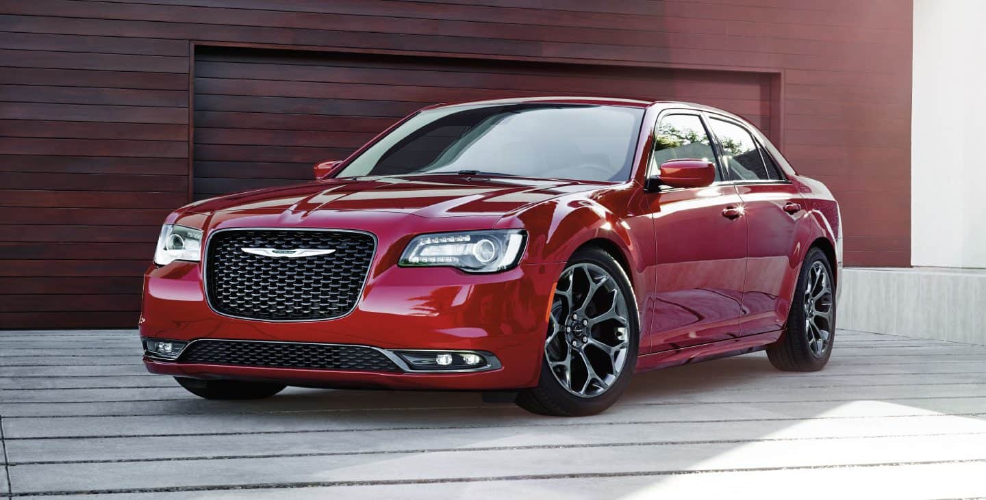 2019-chrysler-300-gallery-05.jpg.image.1440.jpg