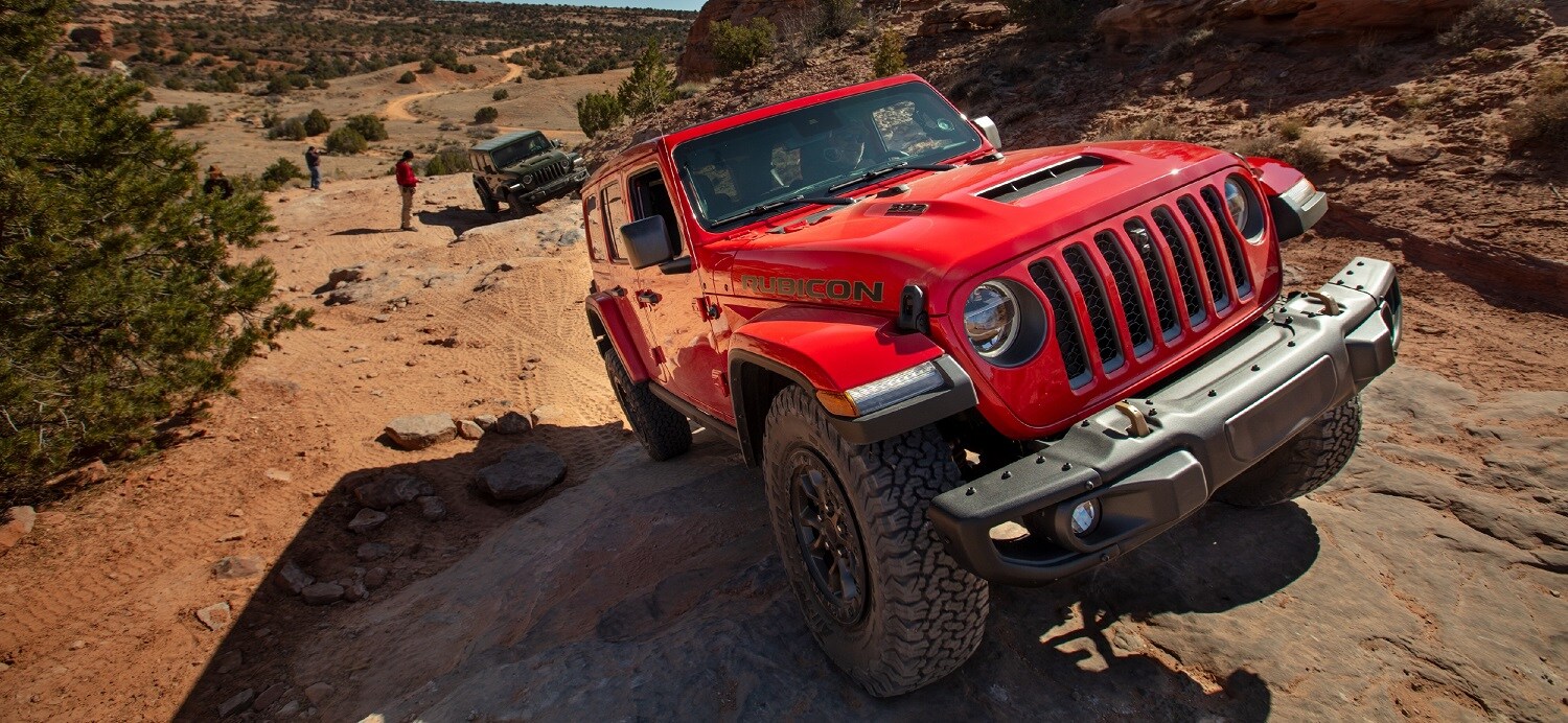 2023 Jeep Wrangler vs. 2023 Ford Bronco in Killam, AB 2023 Jeep Wrangler vs. 2023 Ford Bronco in Killam, AB