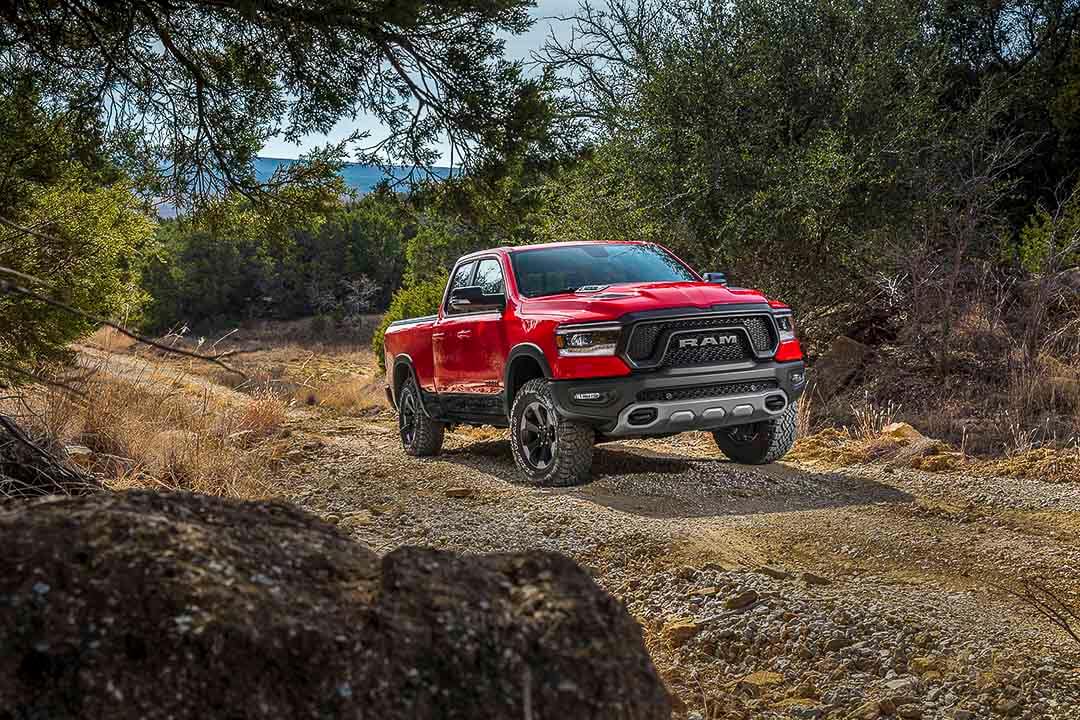 vue trois quart avant du RAM 1500 Rebel 2022