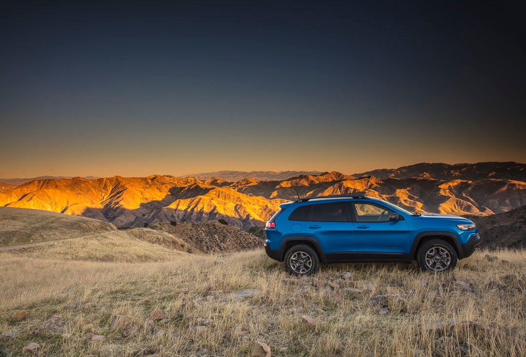 vue latérale du Jeep Cherokee 2022