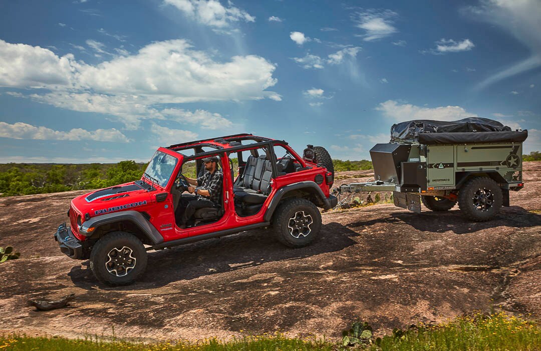 vue latérale du Jeep Wrangler 4xe 2022