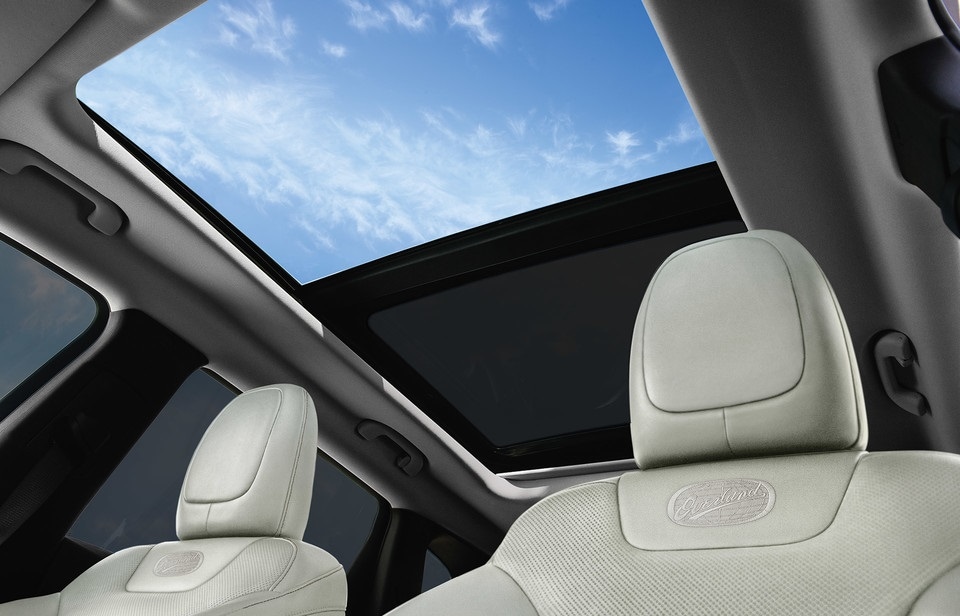2020 Jeep Cherokee Interior