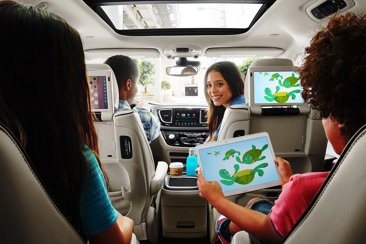 2019-chrylser-pacifica-hybrid-technology.jpg