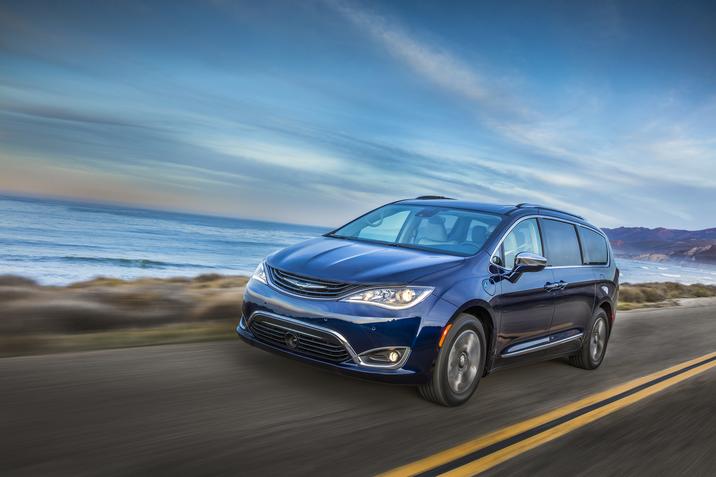 duclos mercier - Chrysler Pacifica Hybride 2019 1.0.jpg