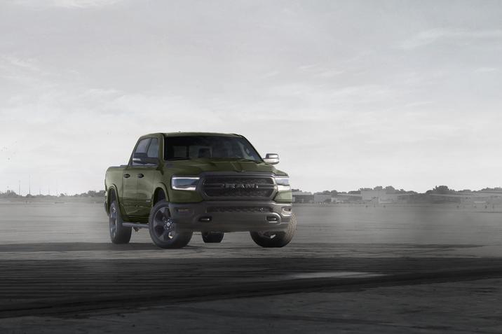 duclos-laval-ram-1500-2021-built-to-serve.jpg Vue avant du RAM 1500 Built To Serve 2021