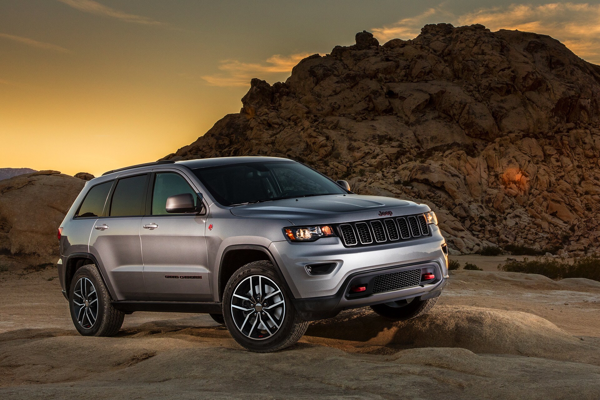 2019-jeep-grand-cherokee_image6.jpg