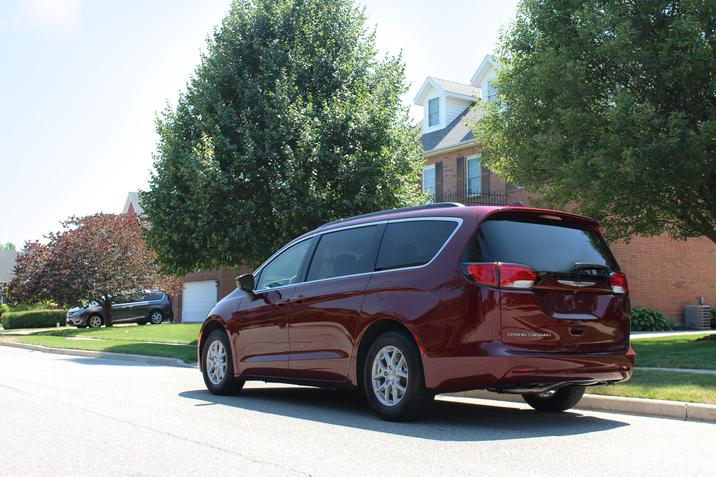 duclos-valleyfield-chrysler-grand-caravan-2021-arriere.jpg Vue arrière de la Chrysler Grand Caravan 2021